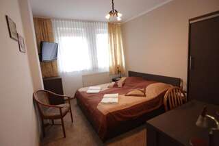 Отель Hotel Kaukaska Вольштын Двухместный номер с 1 кроватью или 2 отдельными кроватями-10
